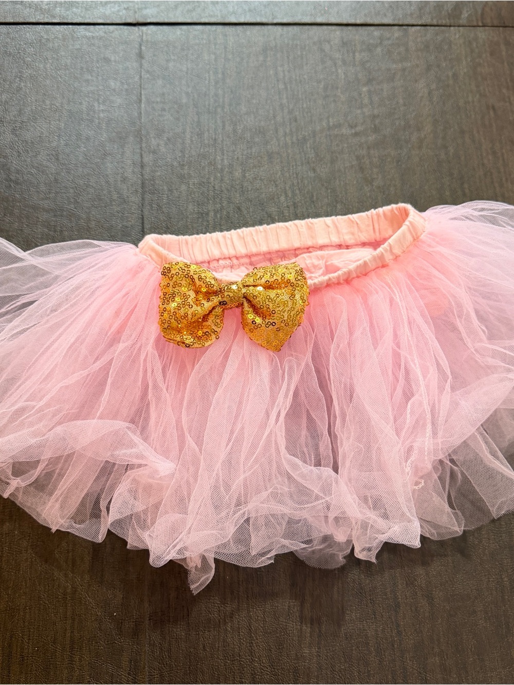 Girls Pink Tulle Skirt with Gold Sequin Bow Sz 2T-4T